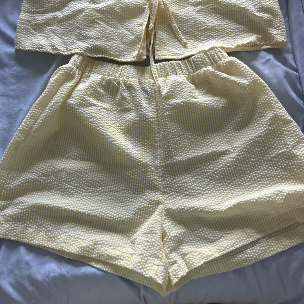 Yellow Textured Two-Piece Set - Picture 3 of 3
